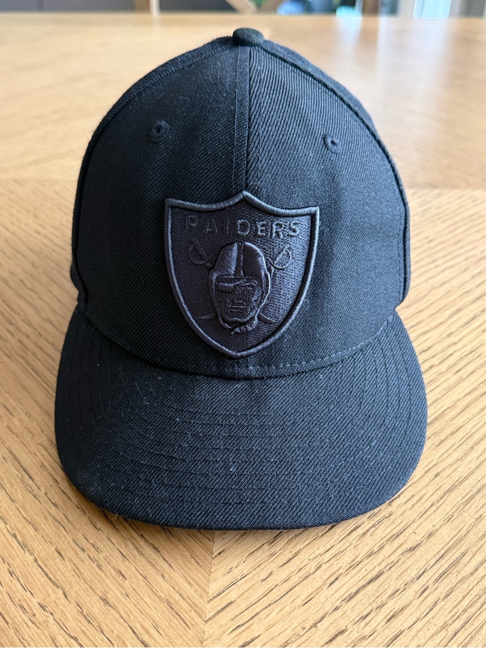 New Era 59Fifty Cap Las Vegas Raiders Black on Black Fitted Hat 7 1/4, 57.7 cm
